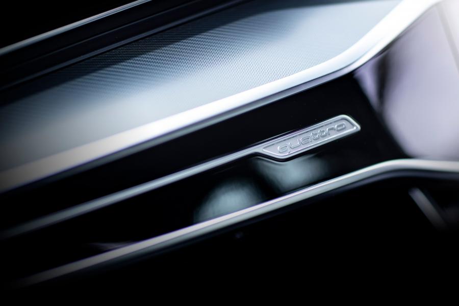 Детали интерьера Audi A6 40 TDI Avant (C8) 2019 года  (JP) (фото 9 из 18)